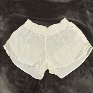 Lululemon Hotty Hot Shorts Lined 4"